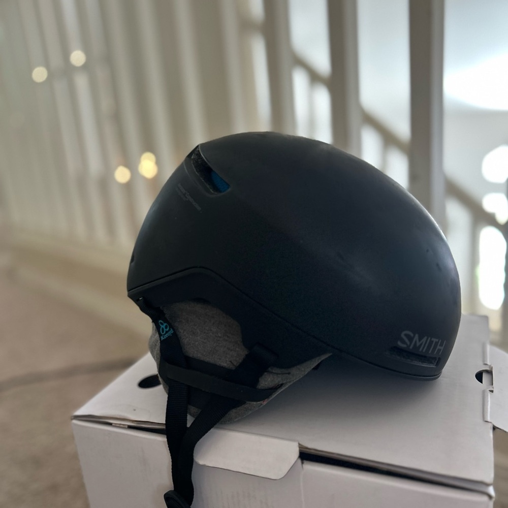 SMITH Matte Black Helmet
